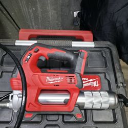 Milwaukee M18 Grease Gun