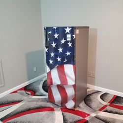 LG REFRIGERATOR  / FREEZER SINGLE DOOR AMERICAN FLAG