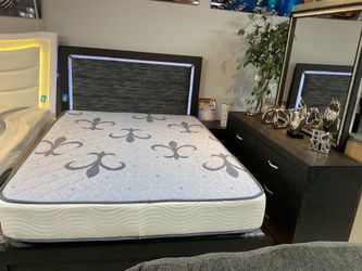Beautiful 5Pc Bedroom Set On Sale Now Only 799 Free Mattress