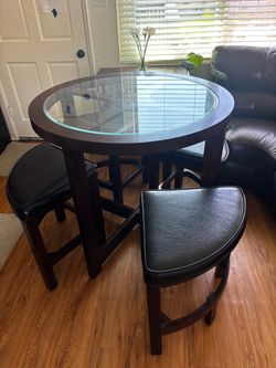 Roundhill Furniture Cylina Solid Wood Glass Top Round Dining Table with 4 Chairs