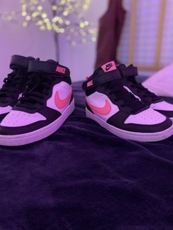 Nikes Size 5.5y & 2y