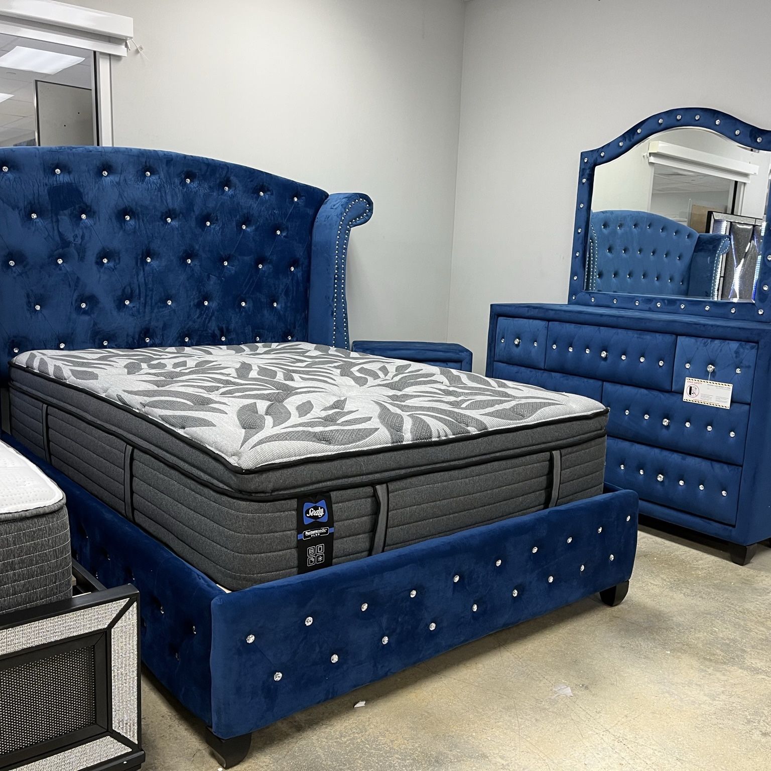 🤩🤩🤩🤩 Huge Liquidation Sale On Bedroom Sets, Living Room Sets And Dining Set 📍 Everything Marked Down 50% To 80% Off 🔥🔥 Sale Ends Monday 