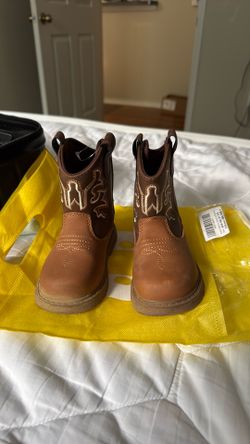 Toddler size 6 cowboy boots
