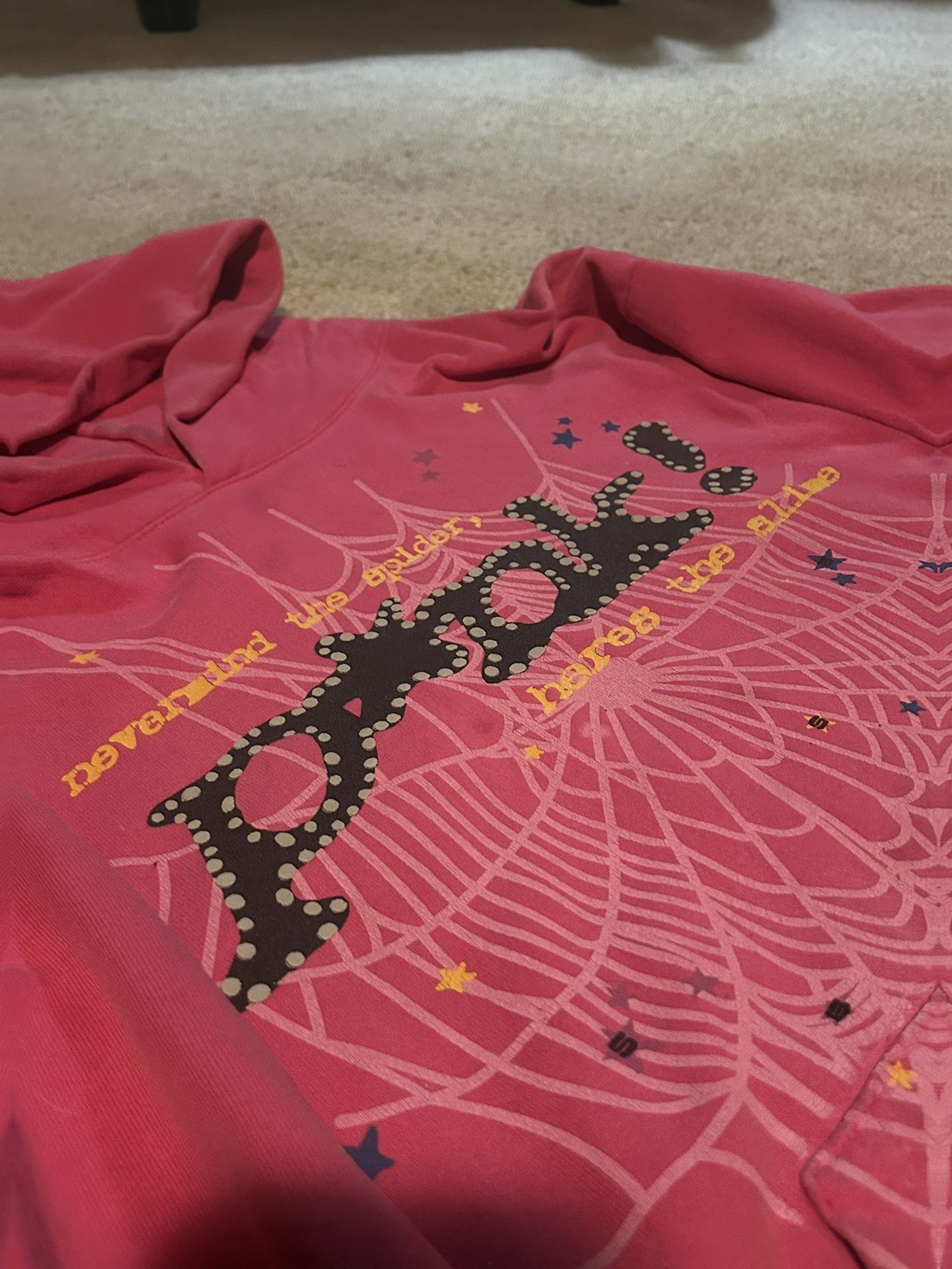 Pink Sp5der Hoodie / Gray Essentials Fear Of God Sweatpants