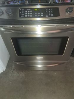 Frigidaire stainless stainless counter depth stove gas range stove 4 burners oven works great fully functional