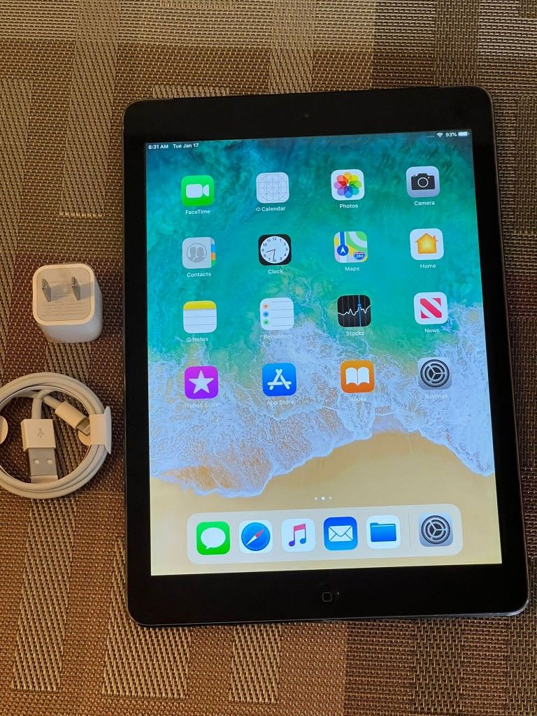 iPad Air 2 , iCloud Unlocked, Wi-Fi Internet Access , Excellent Condition Like New