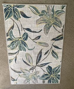 Rug  Abstract Lily Motif - 3 1/2 ‘ By 5 ‘