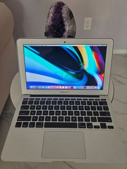 MacBook Air 11" - Laptop Intel Core i7, 8GB Ram. 480GB ssd