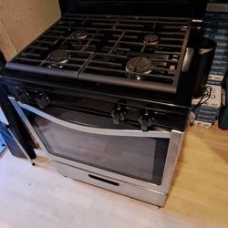 30 In Kitchen Stove Whirlpool