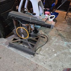 Dewalt Radial Arm Saw