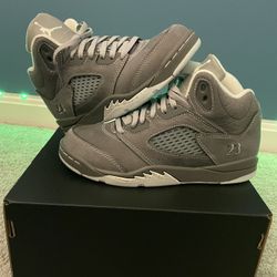 🐺 Jordan Wolf Grey 5 Size 3y 🐺 