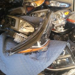 2019-2022 Toyota Corolla Right Side Headlight 