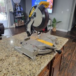 Dewalt 12" Miter Saw 