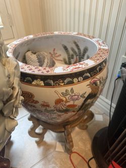 Porcelaine Chinese fishbowl planter , Both 275