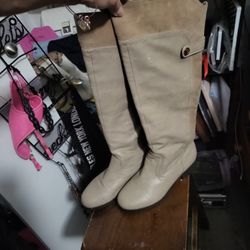 GUESS SIZE 6 BOOTS TAN 