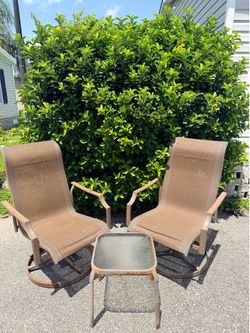 Outdoor patio chair set/ small table