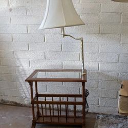 Side/End Table With Lamp