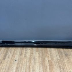 2017- 2020 MASERATI LEVANTE RIGHT ROCKER PANEL COVER MOLDING OEM (contact info removed)36