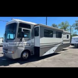 🚍 For Sale: 2003 Pace Arrow 37A – Top Package – Like New!