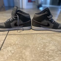 Jordan 1 Mid SE Night Stadium