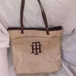 Tommy Hilfiger Signature Bag ( Lightly Used )