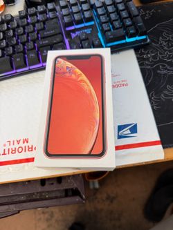 Apple iPhone XR 64GB Coral – AT&T Locked – Original Box