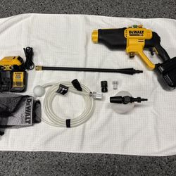 DeWALT 20V MAX 550 PSI 1.0 GPM COLD WATER CORDLESS POWER CLEANER KIT