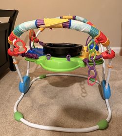 FREE -Baby Einstein, Neighbourhood, Friends Jumper