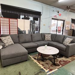 🔥Hot Deal🔥Brand New 3pc Name Brand Sectional Couch $1399, Finance Available, Delivery Available 