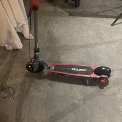 Razor E100 Blacklabel 