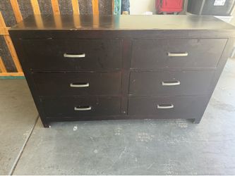 Dresser $60 free delivery 🚚