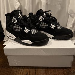 Air Jordan 4 Retro