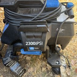 Two pressure washers need hoses and nozzle