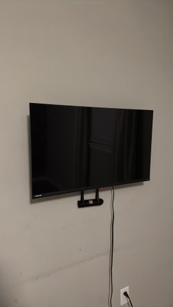 32 inch Toshiba Flat Screen TV