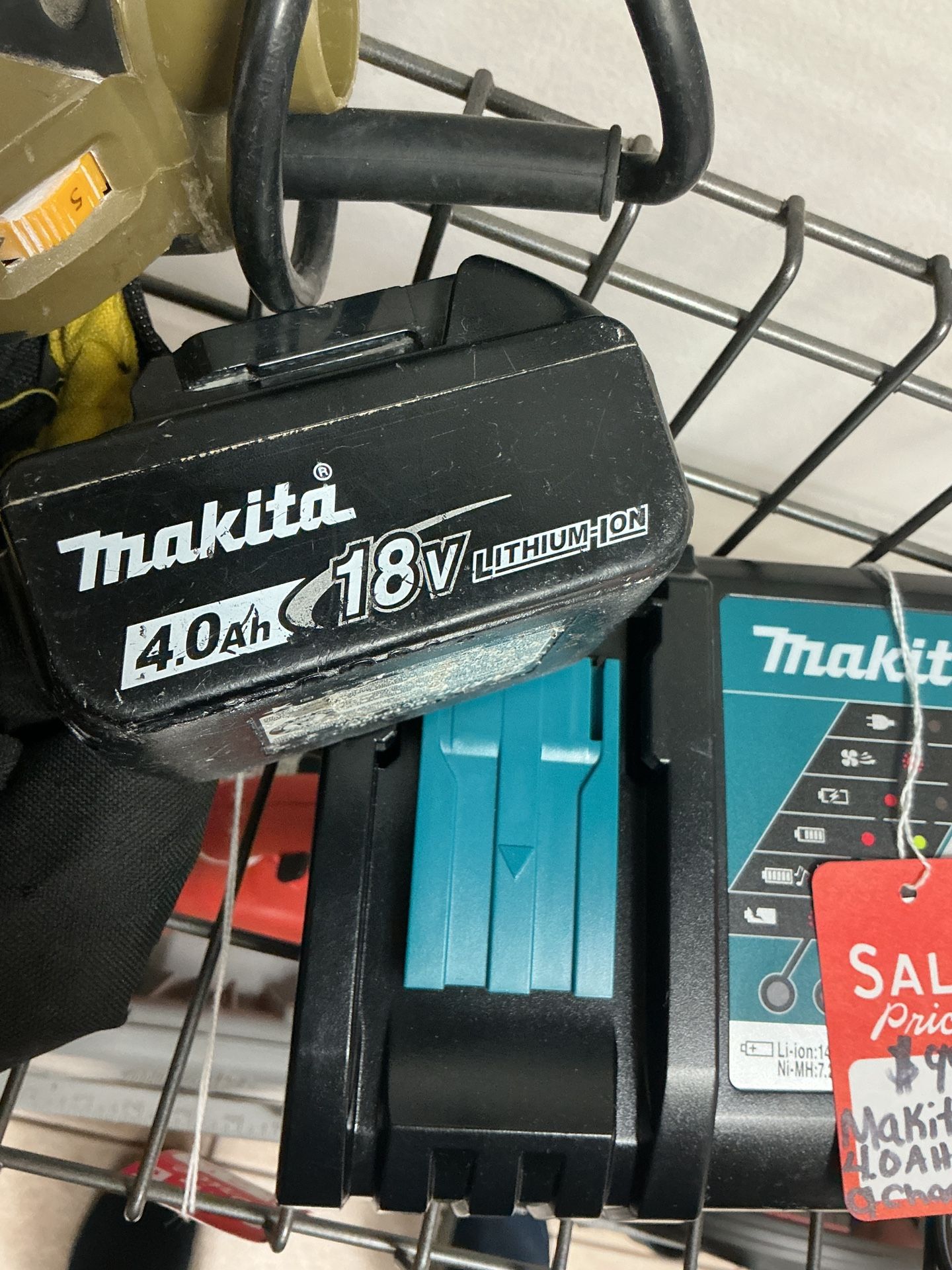 Makita 4Ah 18v Battery and Charger