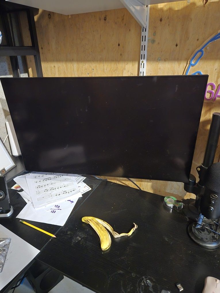 32 Inch Gear Monitor oled Screen 240.0 Hz Refress Rate