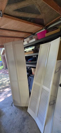 Pair of White Louvered Bi-Fold Closet Doors – 23.75" x 78.75"