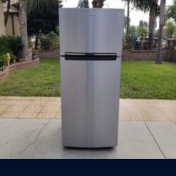 Like New Whirlpool Refrigerator 