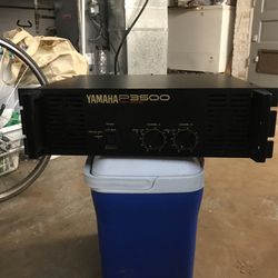 Power Amplifier YAMAHA P3500  Blown ! Brocken ! Turns On But No Signals No sound Sold As Is 