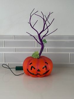 Hallmark Keepsake Halloween Jack-O’-Lantern Miniature Ornament Tree 2017-2018