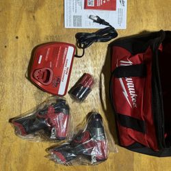 Milwaukee Driver And Impact Set M12