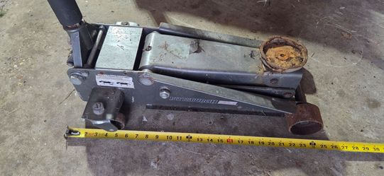 Pittsburgh Floor Jack