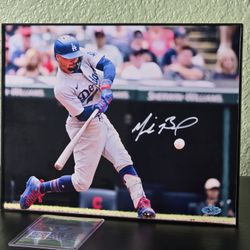 Mookie Betts Los Angeles Dodgers Signed Photo