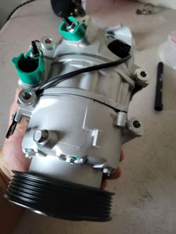 2012-----2014 Kia Sorento /2013------2018 Hyundai  Santa Fe A/C compressor