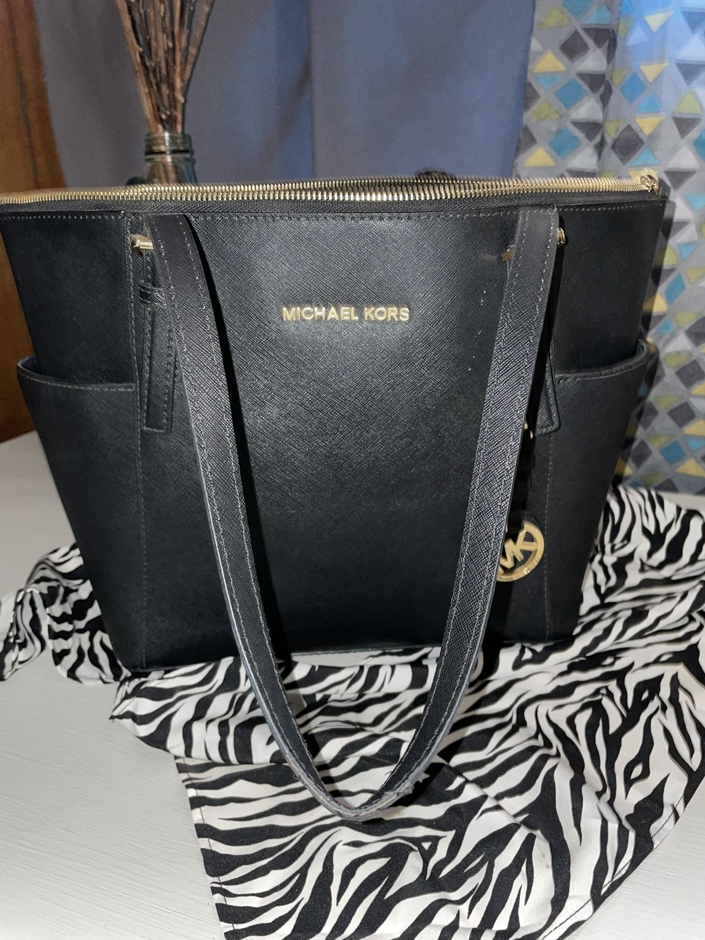 Micheal Kors Black Pebble Purse