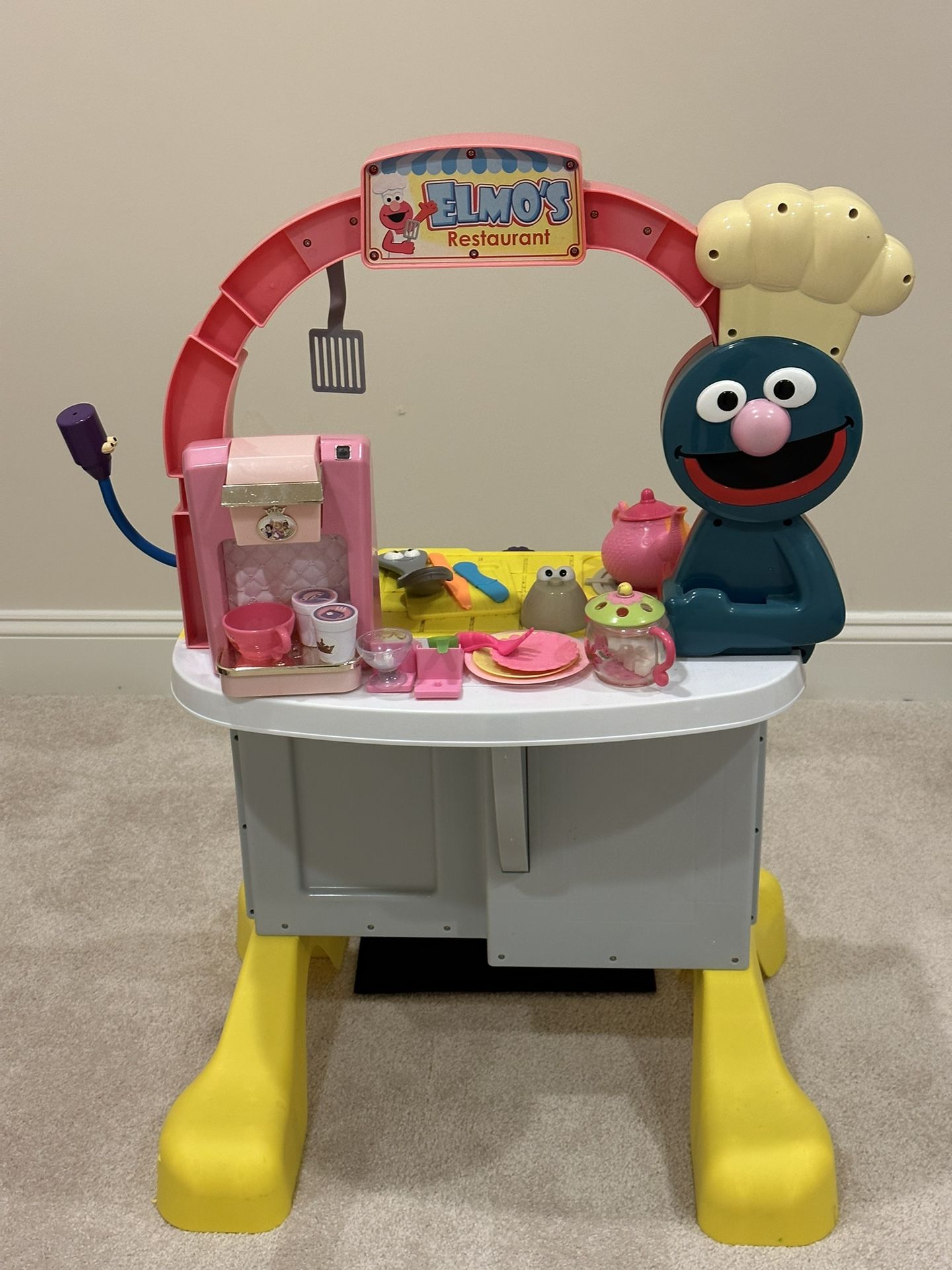 Sesame Street Fisher Price Elmo's Restaurant Interactive Toy Sesame