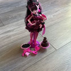 Draculaura Doll Ball Party Dress w/ accessories