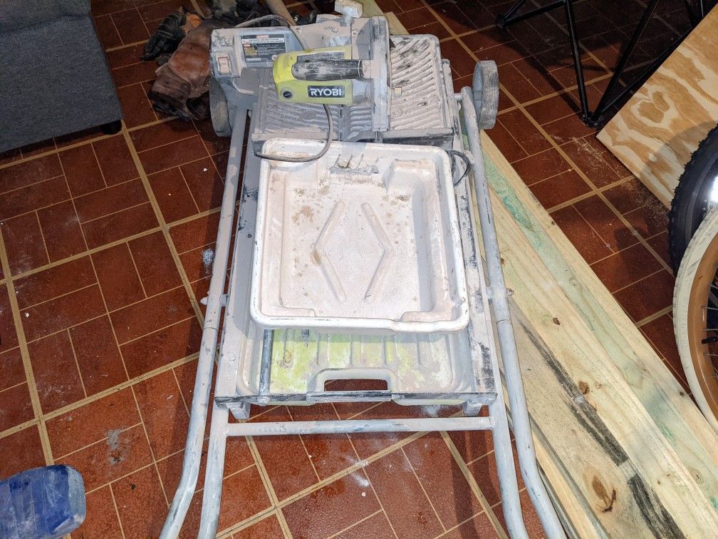 Ryobi 7inch Tile Saw with Laser