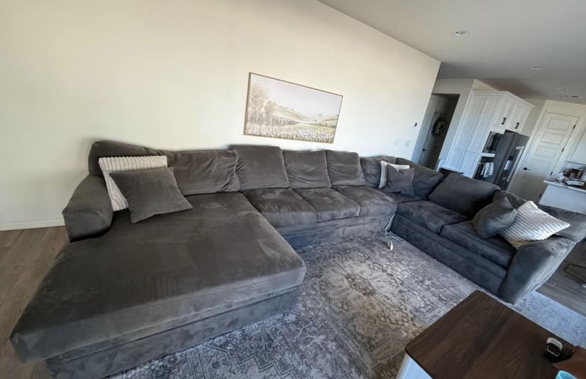 3 Piece sectional With double Chaise