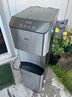 Brio ice maker and water dispenser